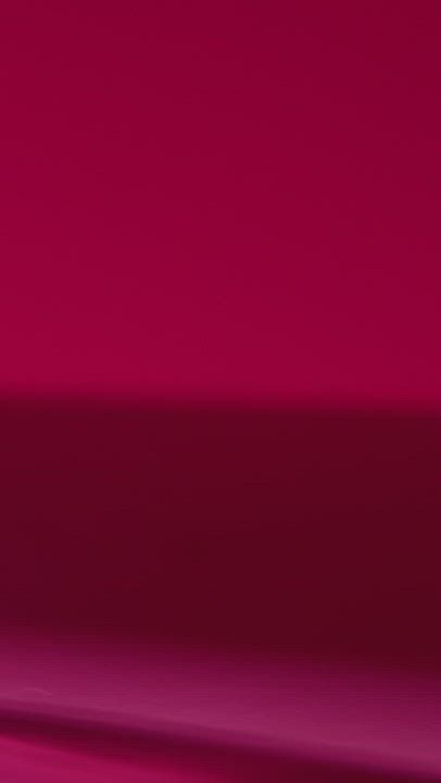 Kendall Jenner speaking in an interview about ARMANI POWER OF YOU, expressing the fragrance’s radiant energy, confident vibe, and empowering spirit. 