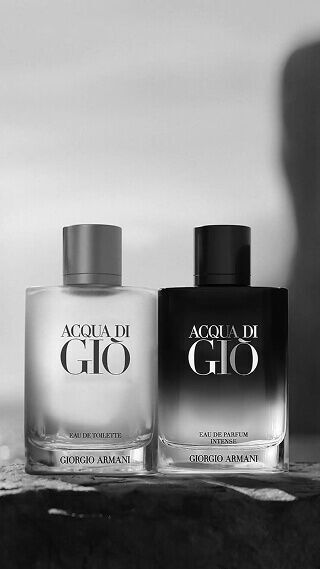 Giorgio Armani Acqua Di Gio Eau de Toilette and Eau de Parfum Intense bottles by the sea. A marine atmosphere.