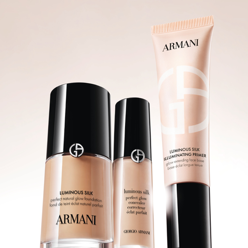 Discover the perfect glow trio composed of LUMINOUS SILK ILLUMINATING PRIMER, LUMINOUS SILK CONCEALER and LUMINOUS SILK FOUNDATION for ultimate blendability, limitless versatility, made-to-measure glow.