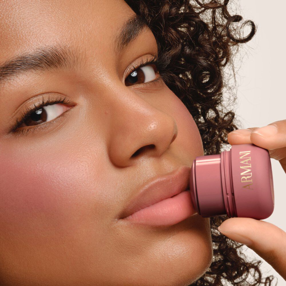 ARMANI Beauty Dolci Blush pink cheek tint results in different intensities