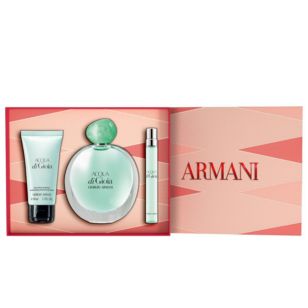 Flacons ACQUA DI GIOIA EAU DE PARFUM 100 ml, ACQUA DI GIOIA EAU DE PARFUM 10 ml et LOTION POUR LE CORPS PARFUMEE et coffret cadeau Printemps ouvert sur fond blanc.