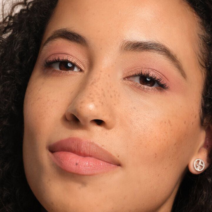 Eye Tint long-lasting liquid eyeshadow