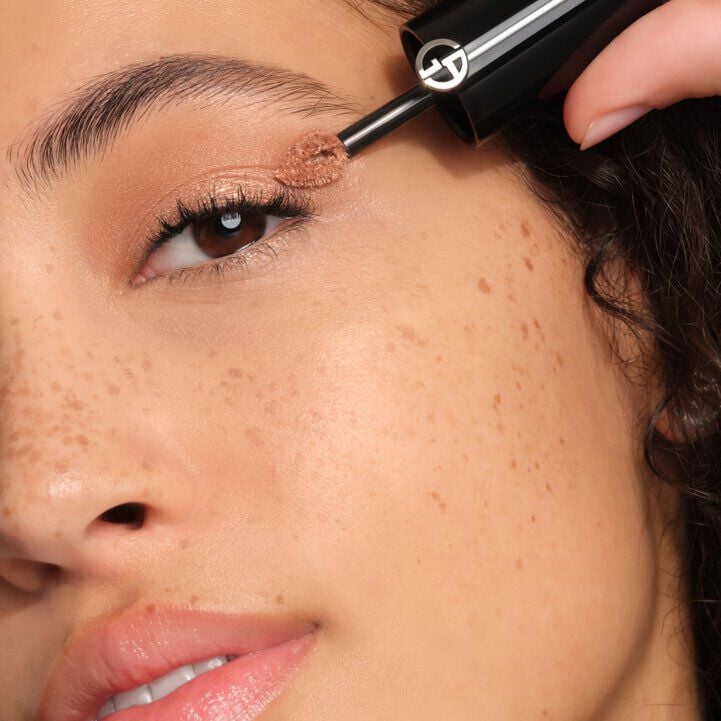 Eye Tint long-lasting liquid eyeshadow