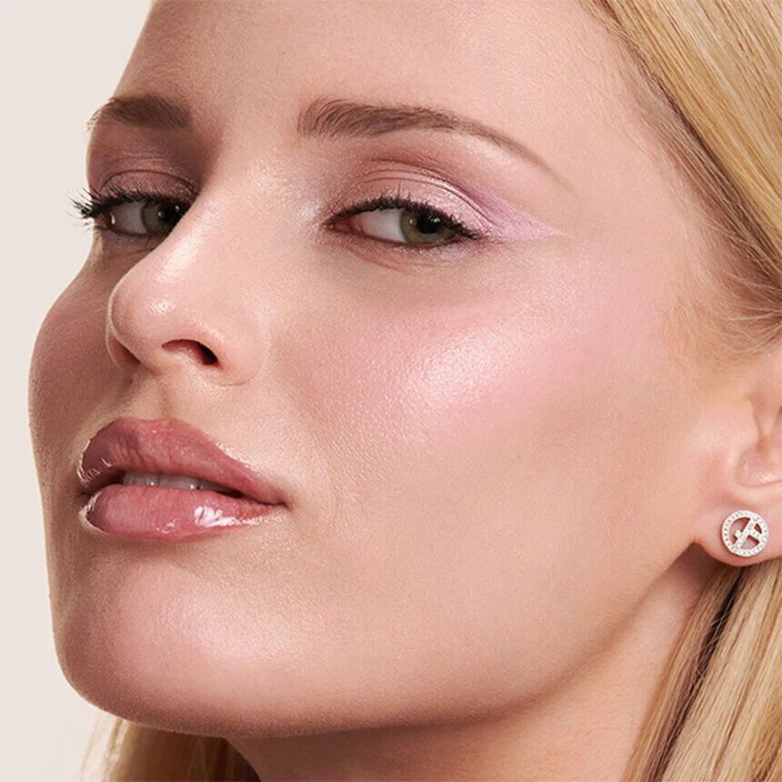 Eye Tint long-lasting liquid eyeshadow